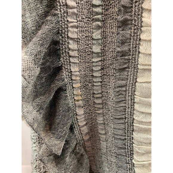 ColdWater Creek Ruffled Gray & Beige Knit Scarf With Fringe - Picture 6 of 9